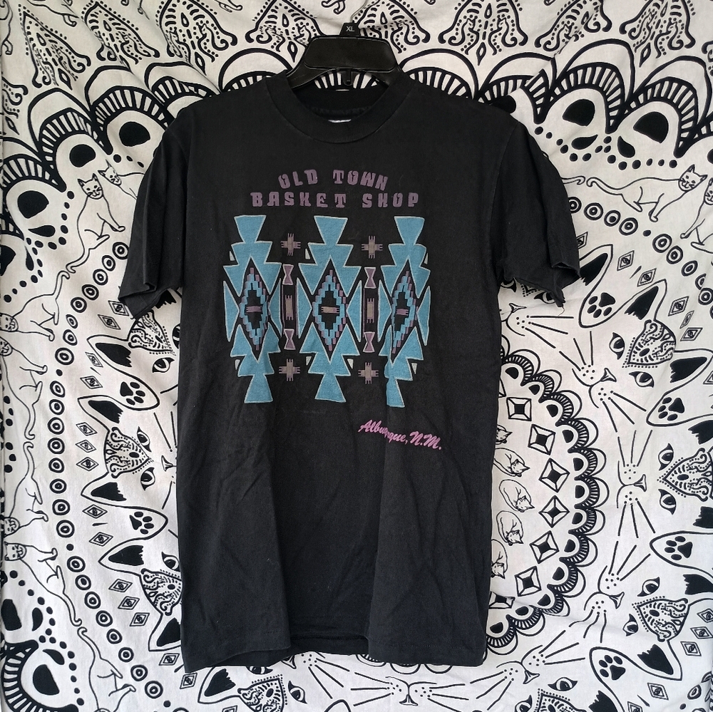 Hanes‎ Old Town Basket Shop Graphic Tee
